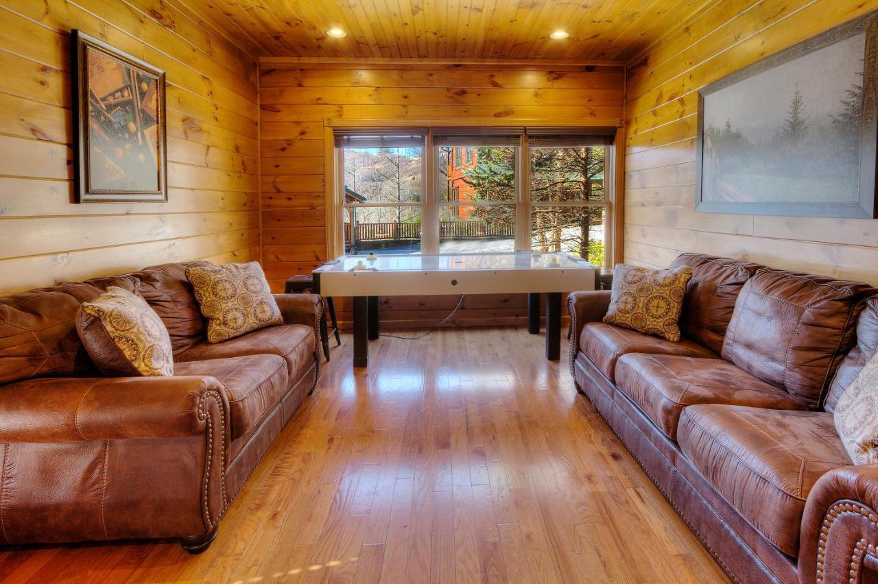 Вилла Smoky Mountain Views Гатлинбург Экстерьер фото